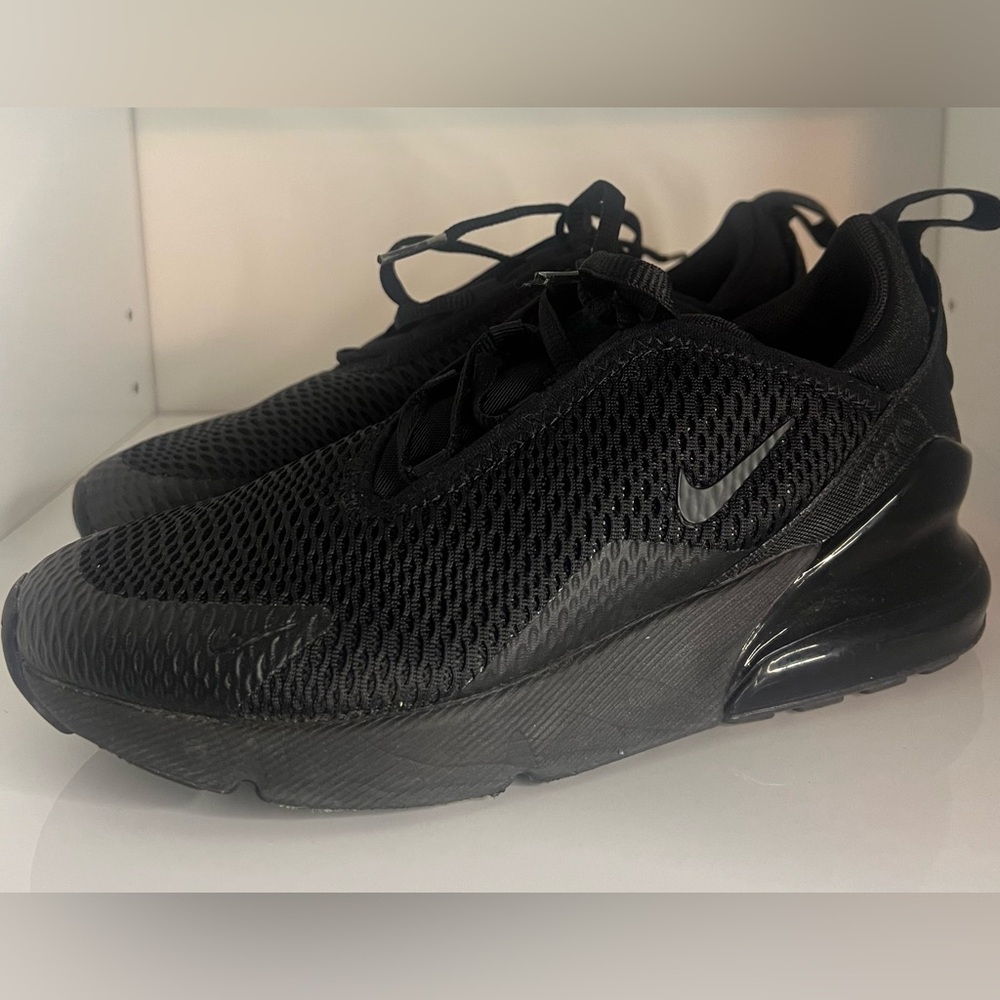 Nike Air Max 270 Triple Black Kids Size 2.5 Sneakers